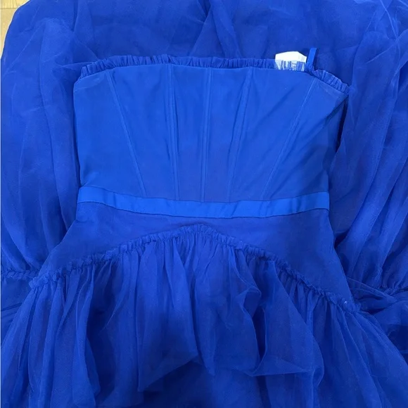 Elegant Blue Tiered Gown - Picture 2 of 3